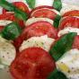 This lovely salad has the colours of the Italian flag; red, green and white